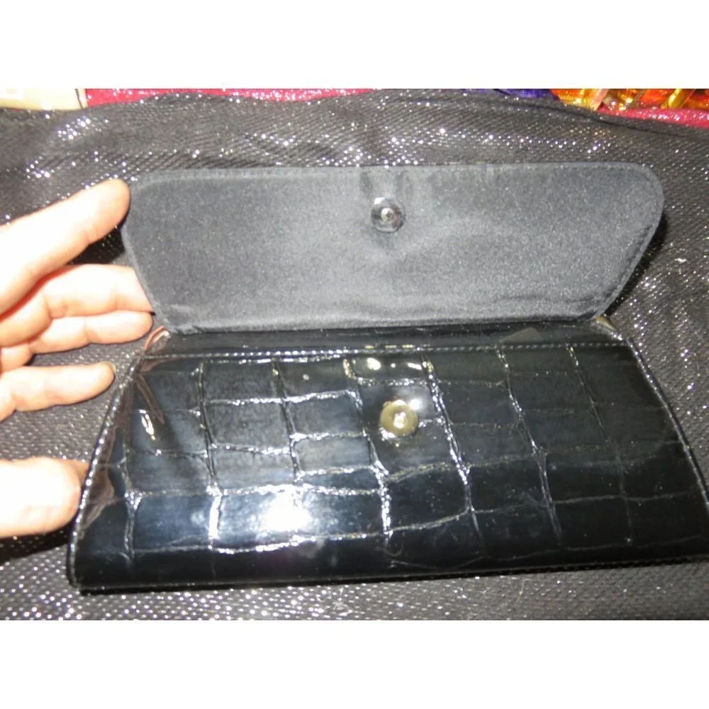 New Directions Black Croc Embossed Kisslock Flap Clutch Continental Long Wallet